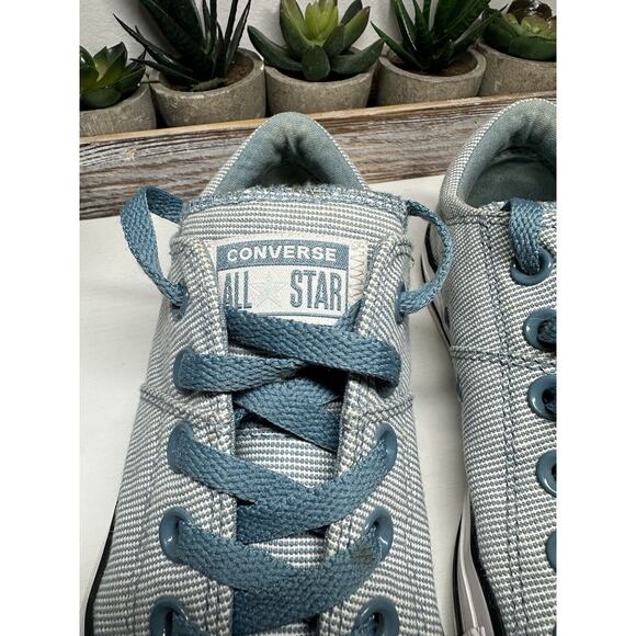 Converse Women's Chuck Taylor All Star Varsity Madison Low Top Sneaker 563446F - Picture 2 of 7